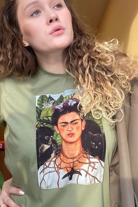 
                             
                                Футболка Аля.
                                Обложка отзыва пользователя Пользователь 270045
                             
                        