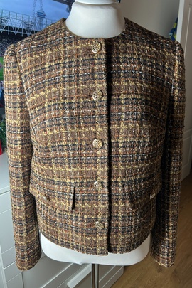 
                             
                                Джекки жакет.
                                Обложка отзыва пользователя Пользователь 128275
                             
                        