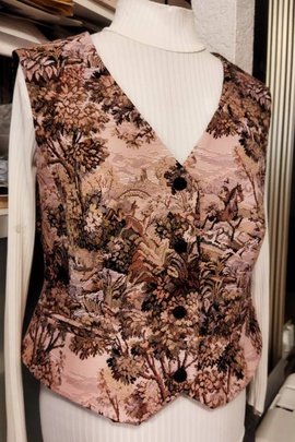 
                             
                                Жилет Лилиана.
                                Обложка отзыва пользователя Пользователь 152801
                             
                        