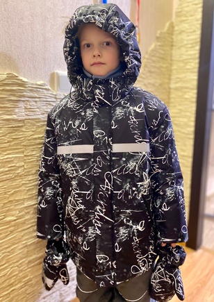 Легкая и очень удобная курточка!