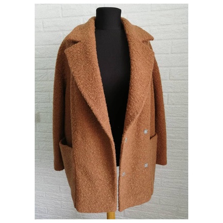 Привыкаю к оверсайз вещам 🖤