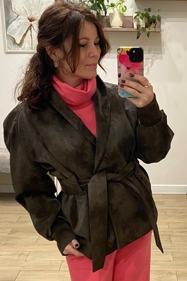 
                             
                                Мелиора куртка.
                                Обложка отзыва пользователя Юлия
                             
                        