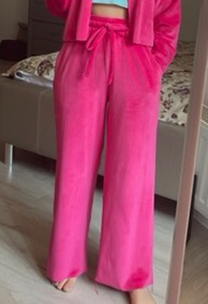 Из велюра отличные брючки