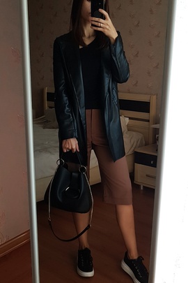 
                             
                                Бермуды Хильда.
                                Обложка отзыва пользователя Юлия Бедрик
                             
                        