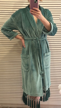 чуть укоротила и добавила кисти