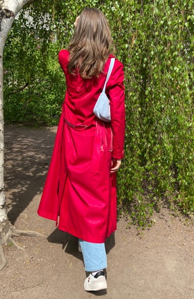 Яркий плащ изнутри и снаружи