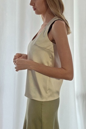 Декольте отличное