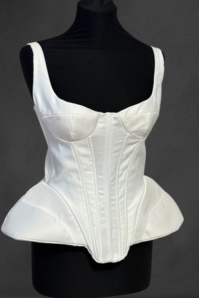 Корсаж Циния