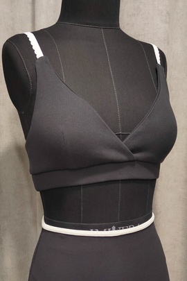 
                             
                                Пина топ.
                                Обложка отзыва пользователя Анчоус🐠
                             
                        