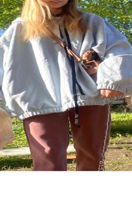 
                             
                                Худи Амина.
                                Обложка отзыва пользователя Пользователь 352946
                             
                        