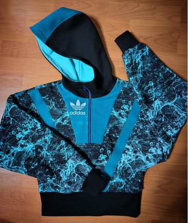 Яркое и стильное худи 💙