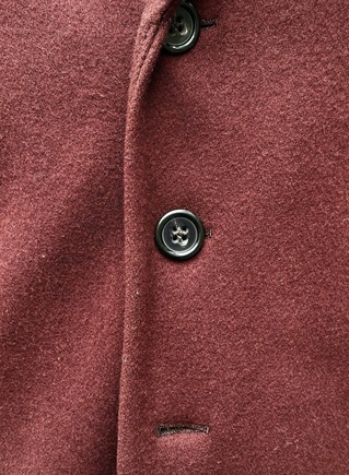 Современное пальто из винтажного драпа