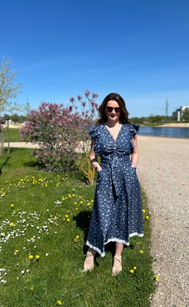 Женственно