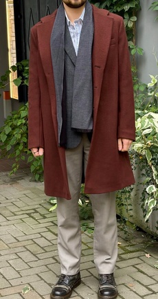 Современное пальто из винтажного драпа