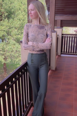 
                             
                                Карла брюки.
                                Обложка отзыва пользователя Евгения
                             
                        