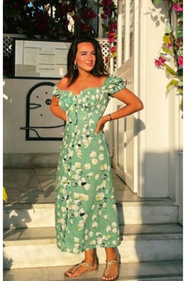 
                             
                                Платье Алексия.
                                Обложка отзыва пользователя Пользователь 138660
                             
                        