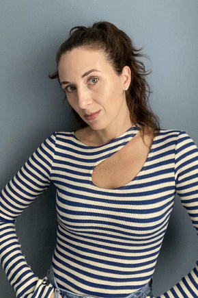 Женственно