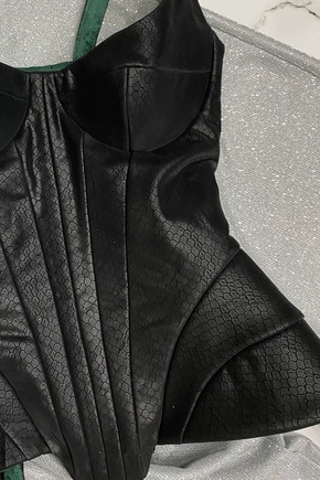 Не корсаж, а бомба 💥