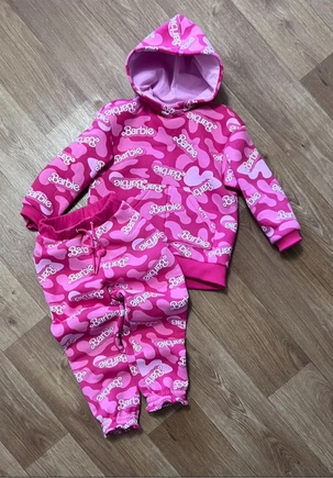 Прекрасный костюм для ребенка.