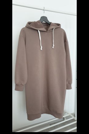 Впервые села за швейную машинку