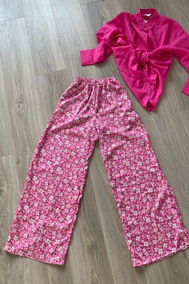 
                             
                                Брюки Мара.
                                Обложка отзыва пользователя Dasha
                             
                        