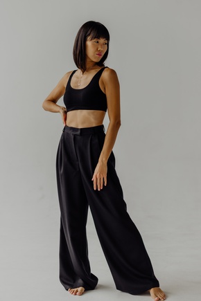 Если нравятся широкие брюки - то вот они😍