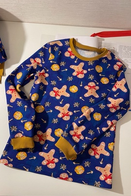 
                             
                                Микки джемпер (девочки).
                                Обложка отзыва пользователя Green Pear
                             
                        