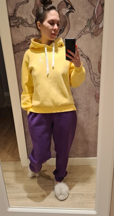 Хорошо смотрятся, когда руки в карманах