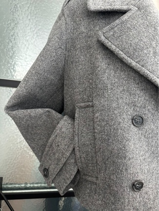 пальто с красивыми деталями