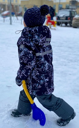 Легкая и очень удобная курточка!