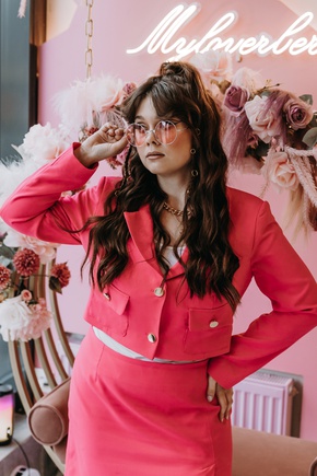 Стильно, в духе 90х