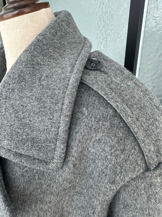 пальто с красивыми деталями