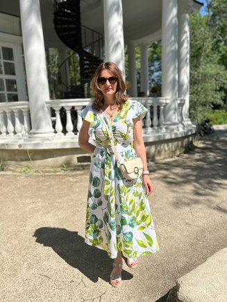 Женственно