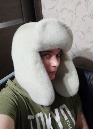 Уютная шапка из экомеха