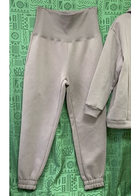 
                             
                                Брюки Джоан.
                                Обложка отзыва пользователя Пользователь 144236
                             
                        