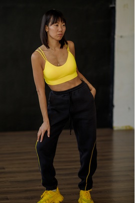 
                             
                                Труа брюки.
                                Обложка отзыва пользователя @leeneeya
                             
                        