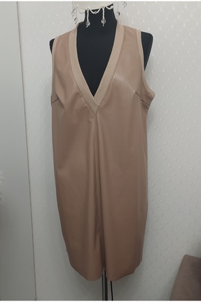 Именно такой фасон искала и нашла)