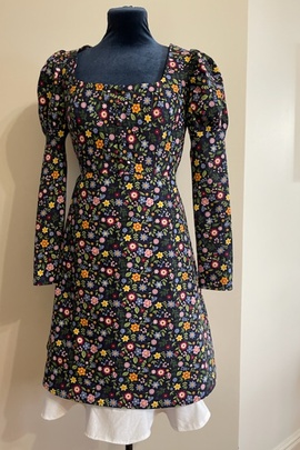 
                             
                                Микаэлла платье.
                                Обложка отзыва пользователя Салик Сарина
                             
                        