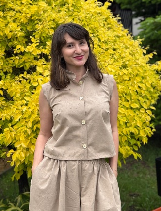 С изменениями