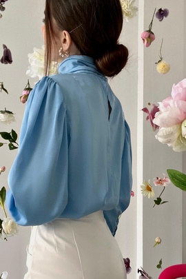 
                             
                                Блузка Ницан.
                                Обложка отзыва пользователя Elena
                             
                        