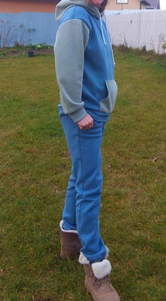 Мой первый спортивный костюм.