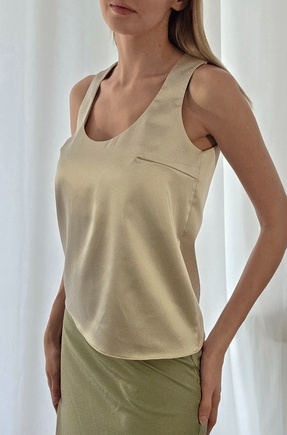 Декольте отличное