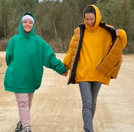 Не могу остановиться! У меня теперь есть это худи во всех цветах!!