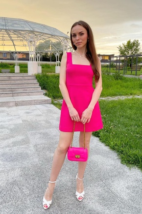 Стильное платье