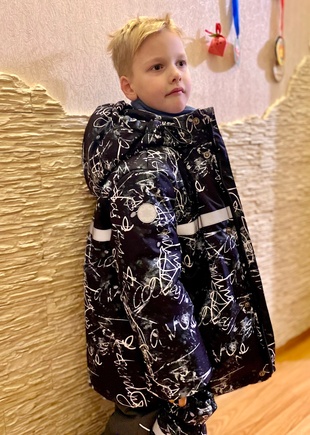 Легкая и очень удобная курточка!