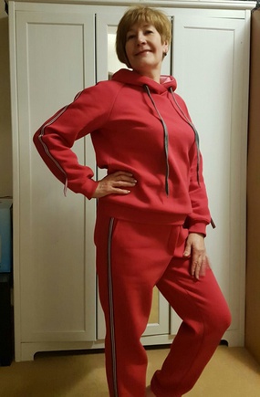 Женщина в красном...