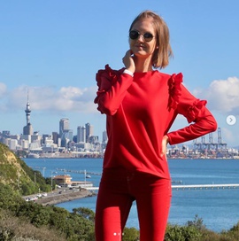 
                             
                                Комплект Эя.
                                Обложка отзыва пользователя Ксения
                             
                        