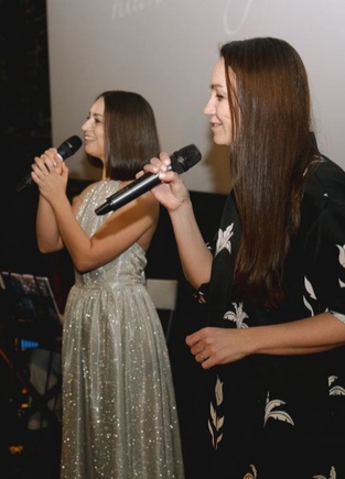 В пошиве простое, смотрится дорого