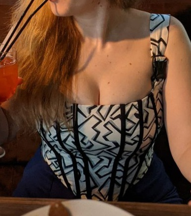 Отличная основа для корсажей