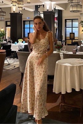 
                             
                                Лорейн платье.
                                Обложка отзыва пользователя Пользователь 22666
                             
                        